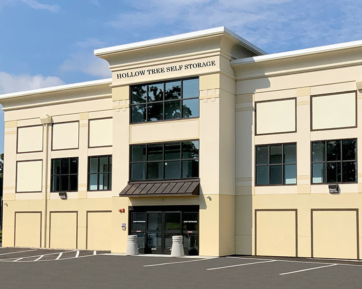 Drive-In Bay Access: Load & Unload in Any Weather — Drive Up Storage Access