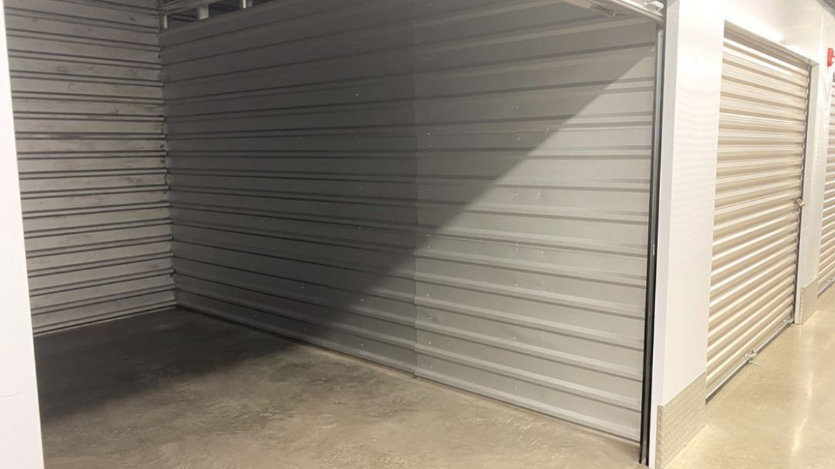 Hollow Tree = Secure Storage Facilities and Customer Satisfaction